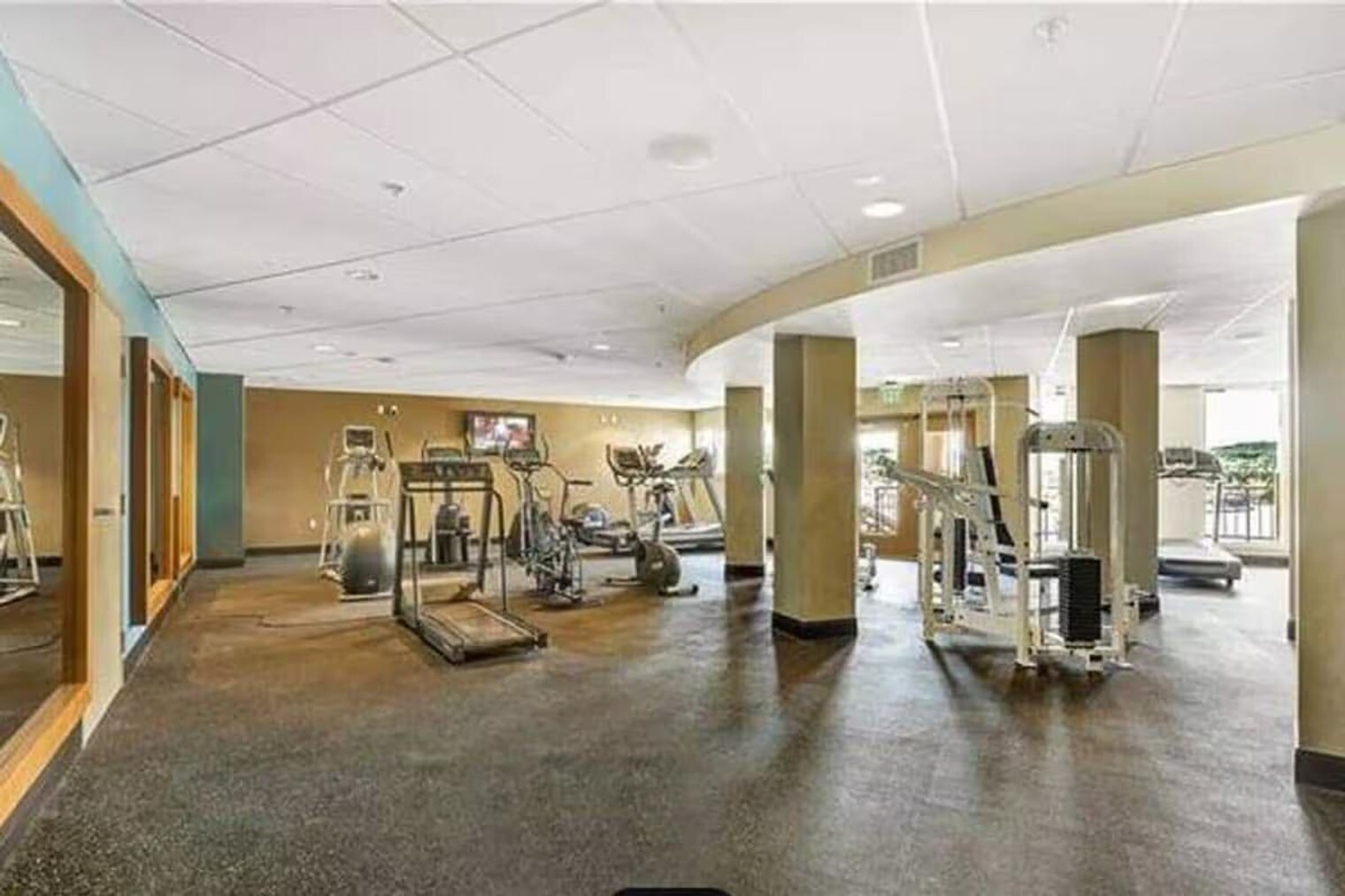 Building Photo - 3404 American Dr