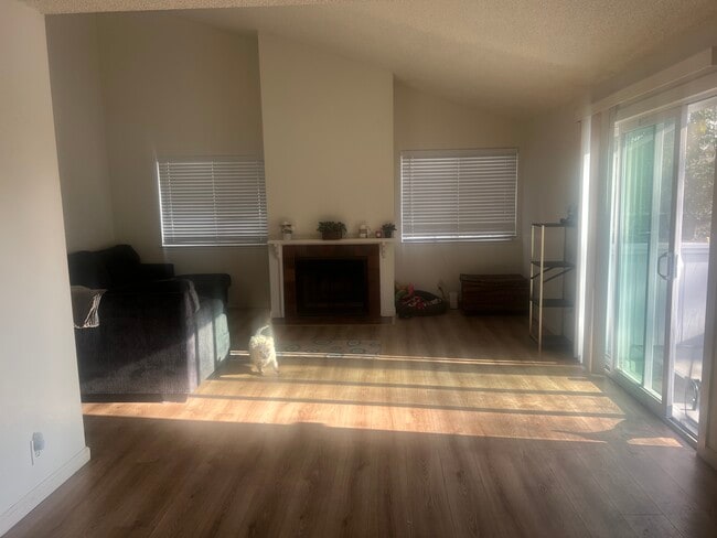 Building Photo - 73 Silcreek Dr