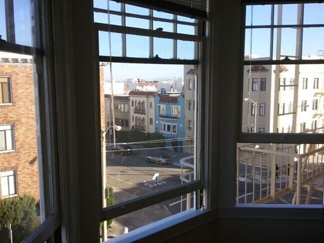 Building Photo - 3155 Broderick St