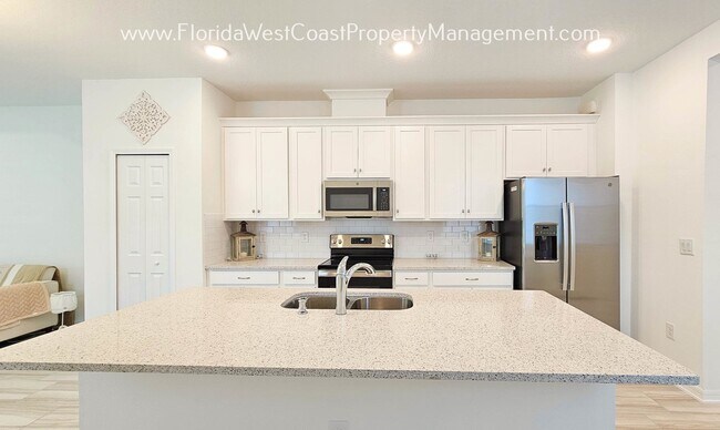 Building Photo - OUTSTANDING SUMMERWOODS -PARRISH 3 BEDROOM...