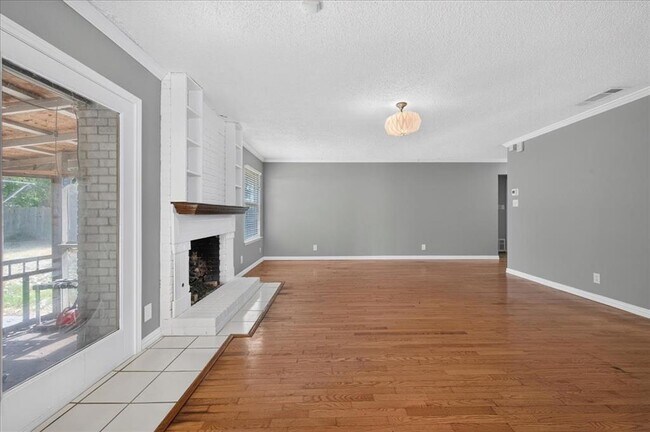 Building Photo - 10215 Missel Thrush Dr