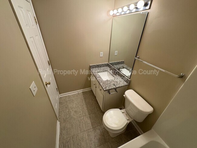 Building Photo - 504 Canyon Lake Cir