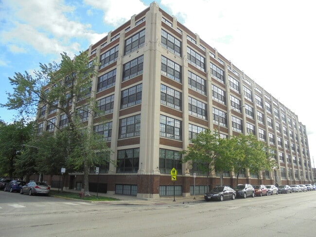 Primary Photo - 3963 W Belmont Ave