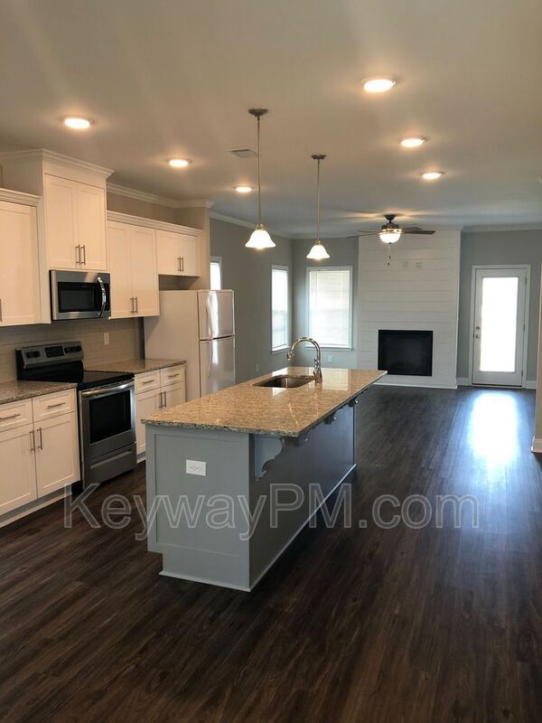 Building Photo - 214 Andrews Ln