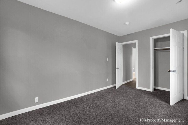 Building Photo - 280 S Warren Ave