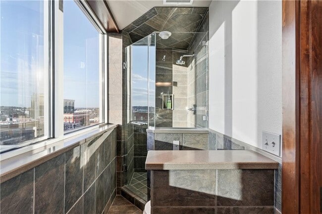 Building Photo - 5 W Mountain St