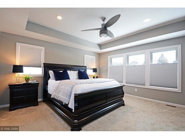 Building Photo - 3221 42nd Ave S