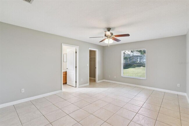 Building Photo - 886 Scenic View Cir