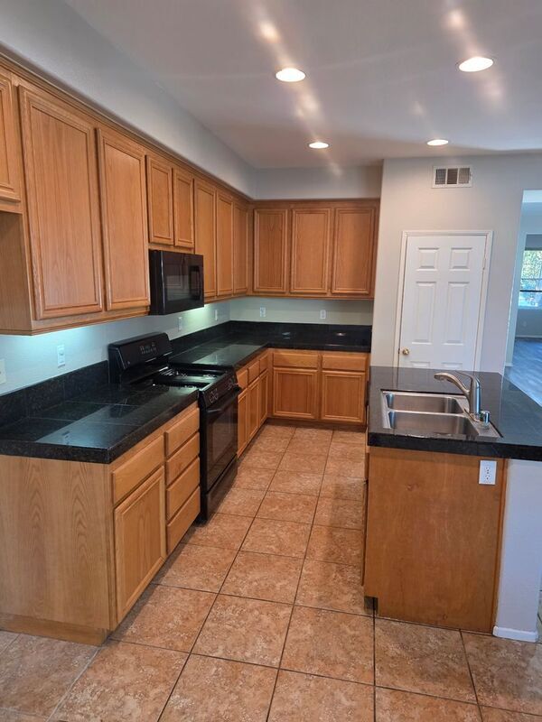 Building Photo - 28958 Newport Rd