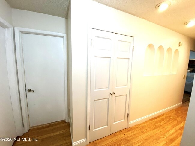 Building Photo - 7252 Holiday Hill Ct