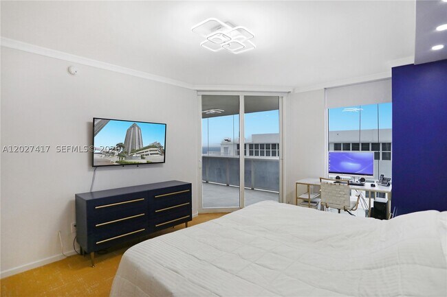 Building Photo - 4775 Collins Ave