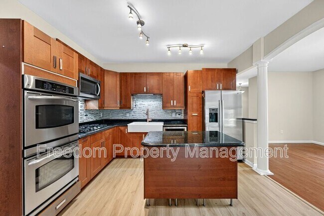 Building Photo - 8513 Thomas Dr