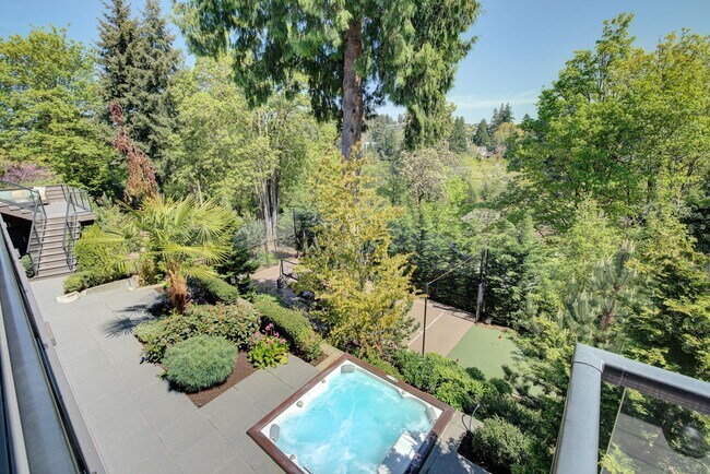 Building Photo - 5bd/4ba Medina Home