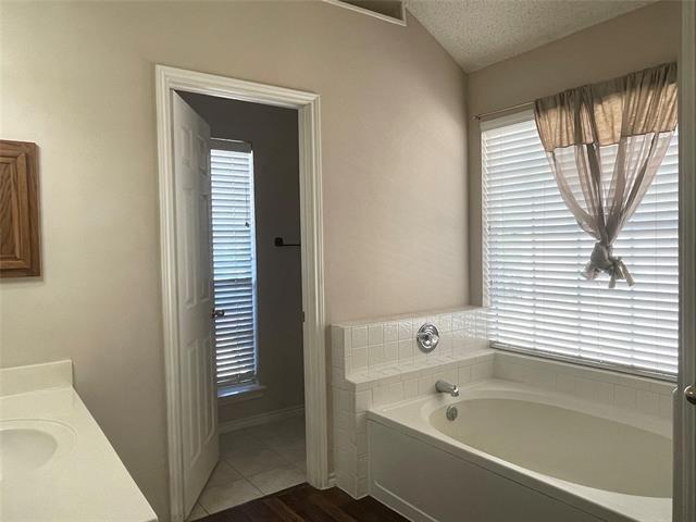 Building Photo - 9705 Carmel Valley Dr