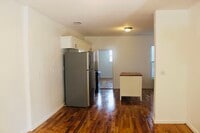 Building Photo - 273 E 39th St