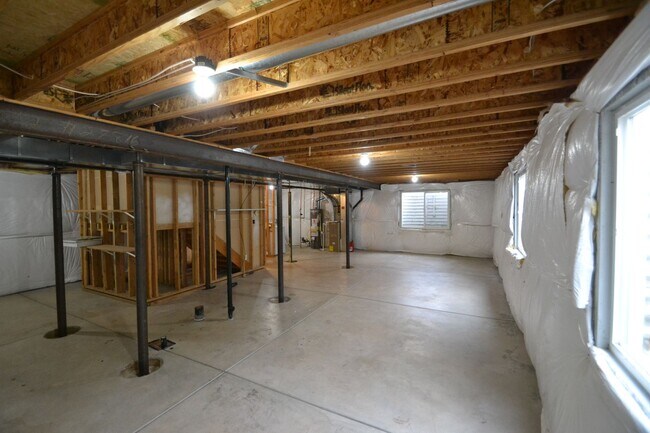 Building Photo - 3 bed, 2 bath with A/C in Fountain Mesa Heights - Available Now! MileStone Real Estate Services