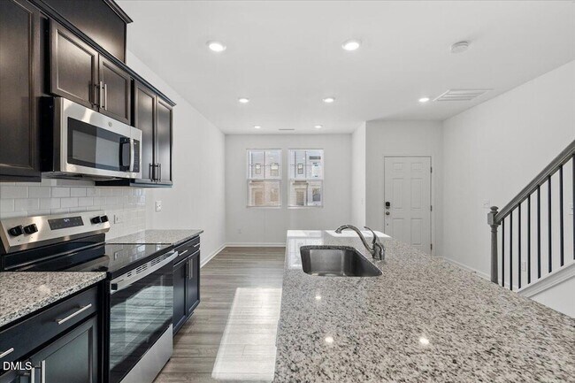 Building Photo - 1504 Crescent Townes Wy