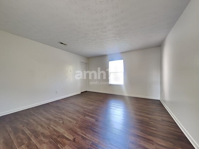 Building Photo - 5891 Eagle Creek Ct