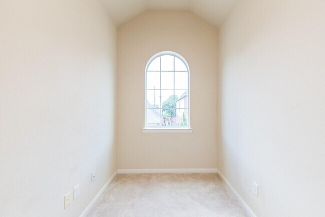 Building Photo - 3531 Urban Woods Trail