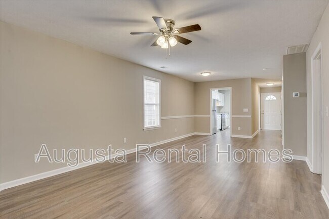 Building Photo - 108 Kelly Dr