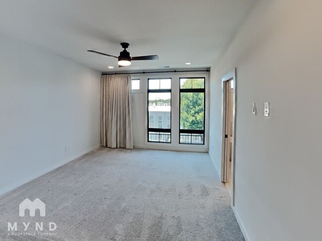 Building Photo - 436 E 33rd St