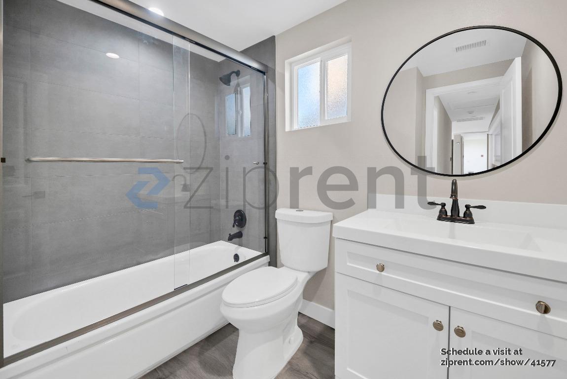 Building Photo - 22655 Strathern St