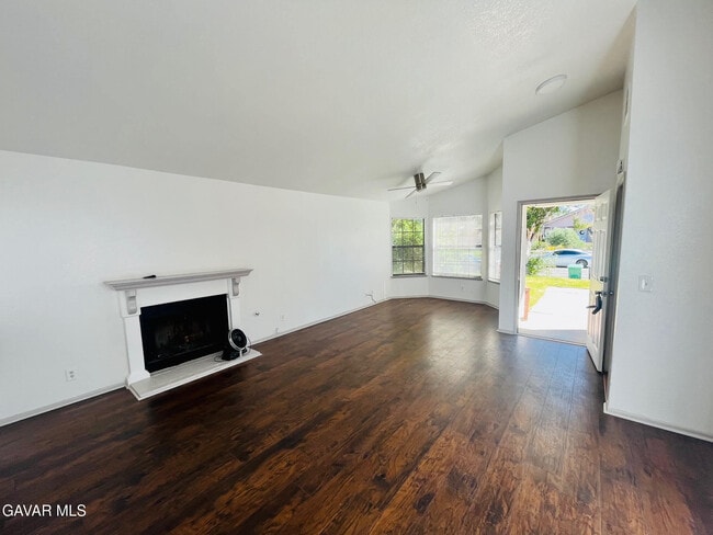 Building Photo - 42933 Guyman Ave