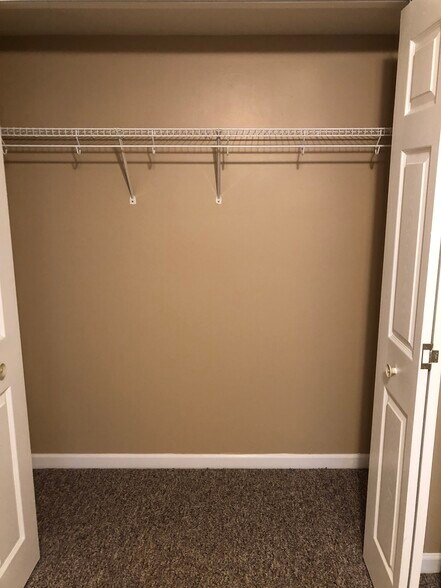 Building Photo - 1517 Laurel Ave