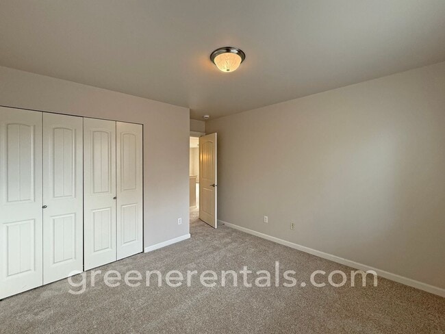 Building Photo - 4BR/2.5BA with Bonus Loft and Den in Lacey