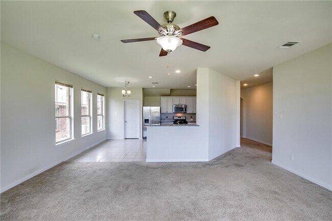 Building Photo - 226 Hot Spring Valley