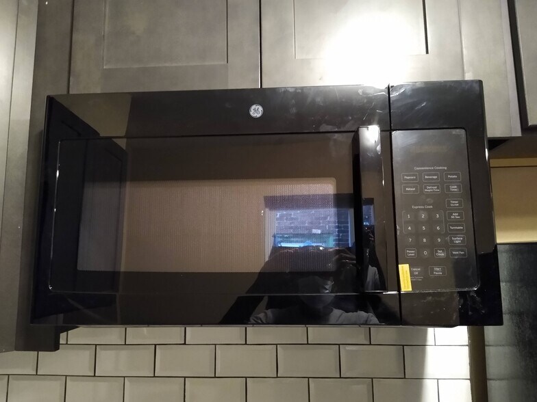 Building Photo - 2054 Ann St