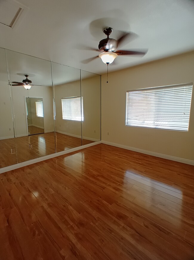 Building Photo - 855 N Stephanie St