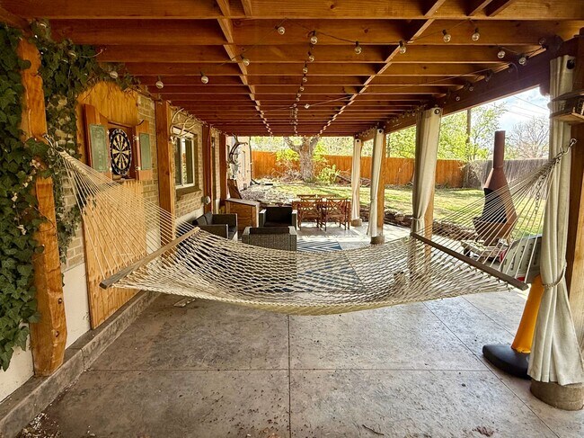 Building Photo - Sprawling 6 BR 4 BA Applewood Paradise - Live in Luxury with this Entertainer's Dream!