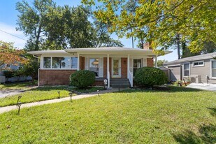 Building Photo - 627 Walnut Ave