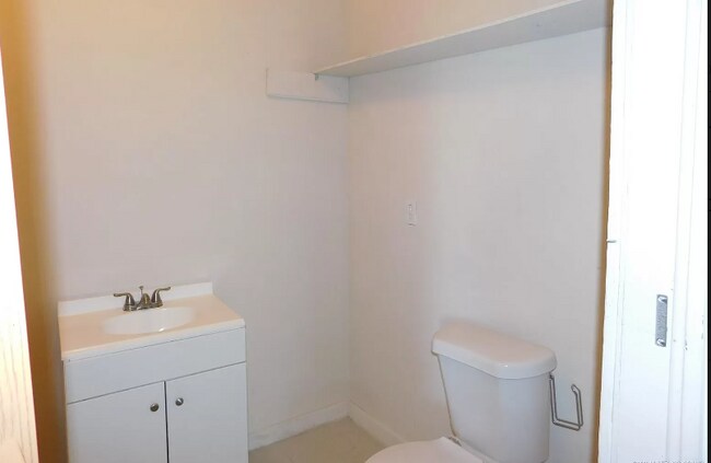 Building Photo - 3115 W 40th St