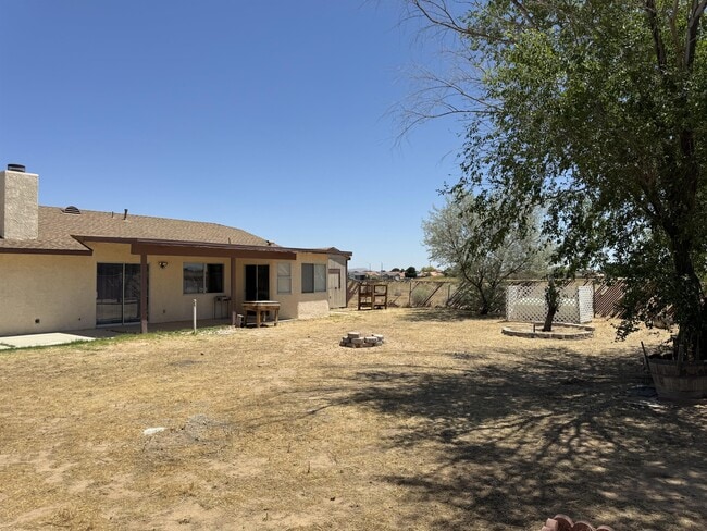 Building Photo - 9312 Fir Ave