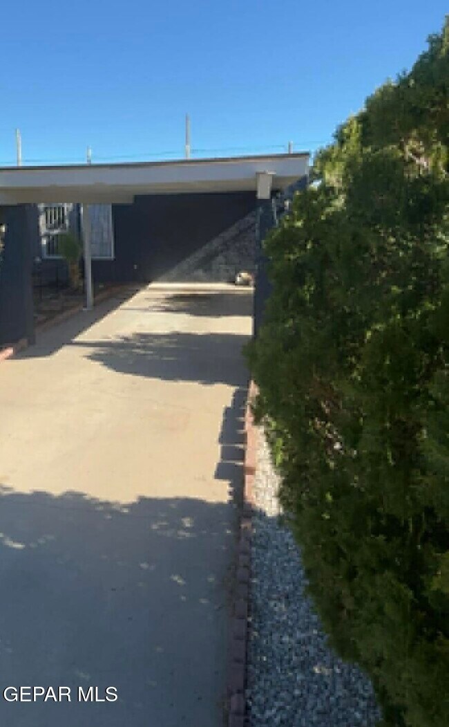 Building Photo - 8804 Kenneth St