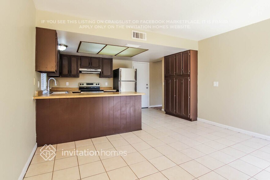Building Photo - 7557 W Wolf St