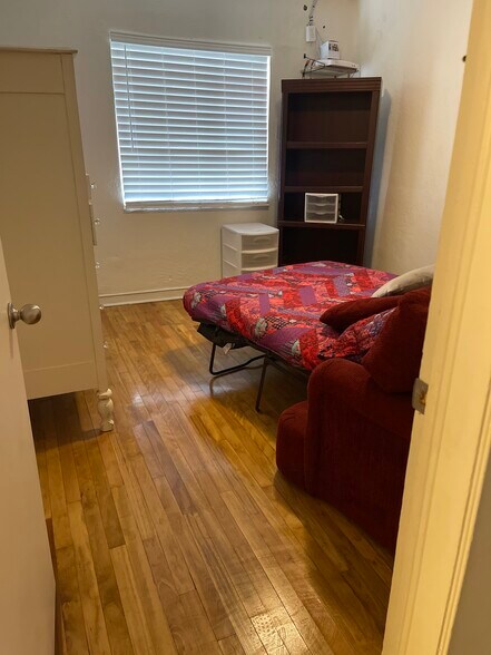 Building Photo - 4505 Pershing Dr