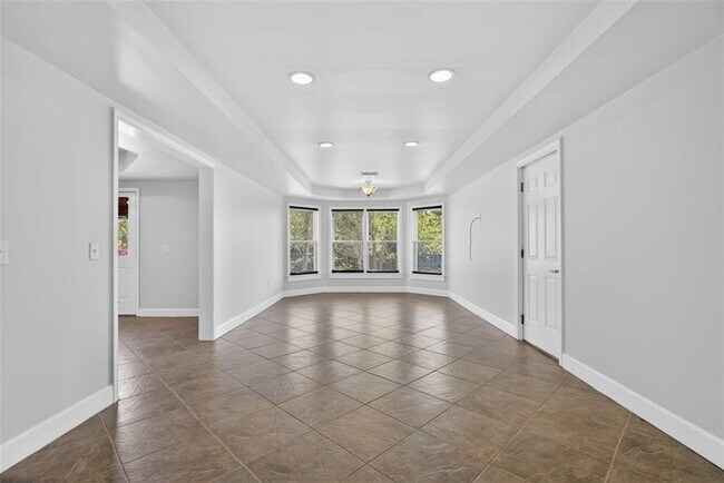 Building Photo - 4537 Grandview Pkwy