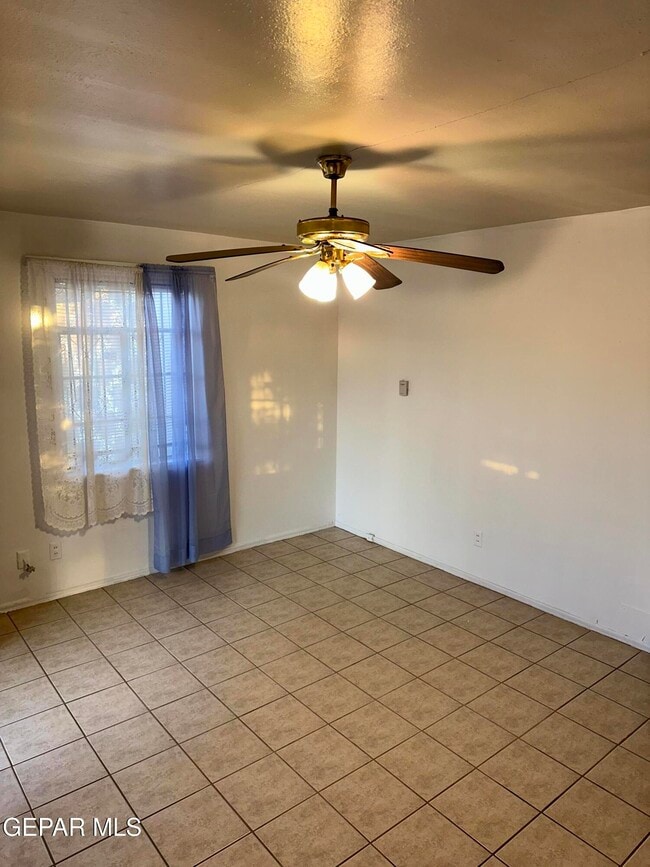 Building Photo - 438 Duran Pl