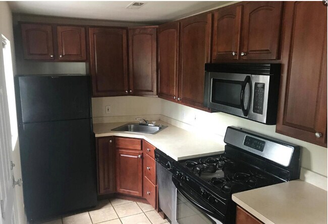 Building Photo - 4728 Umbria St