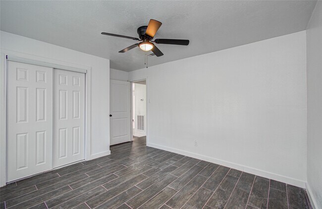 Building Photo - 2540 River Ridge