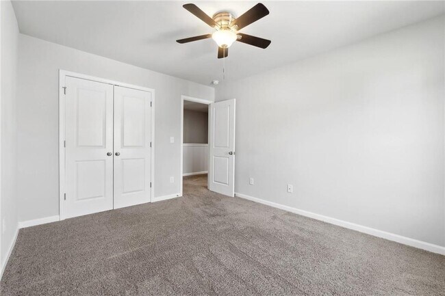 Building Photo - 1329 Rosemary Ln