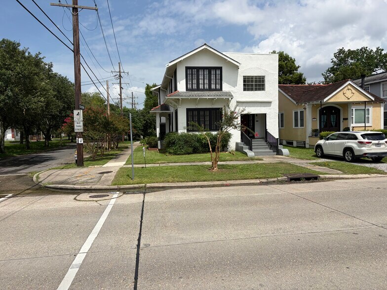 Building Photo - 700 Florida Blvd