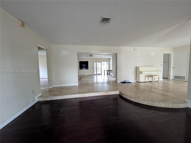 Building Photo - 1900 NE 186th Dr