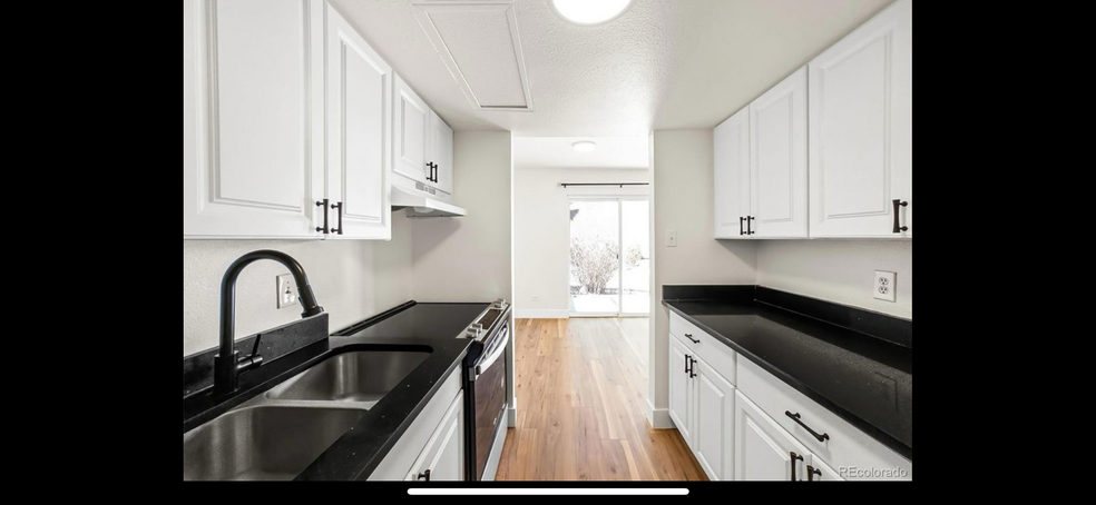 Building Photo - 3315 S Monaco Pky