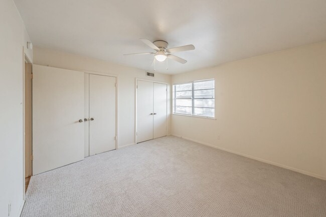 Building Photo - Updated Two Bedroom and One and Half Bathrooms apartment upstairs in the Cultural District!