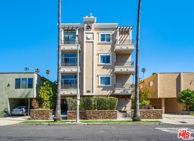 Building Photo - 1316 Amherst Ave