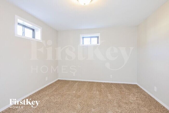 Building Photo - 2141 Treasure Island Dr